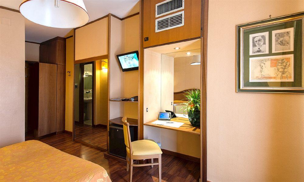 Park Hotel Blanc Et Noir ローマ エクステリア 写真